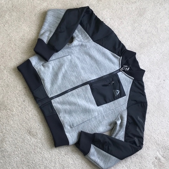 REEBOK BOYS SIZE 8 ACTIVE ATHLETE JACKET - Picture 3 of 9